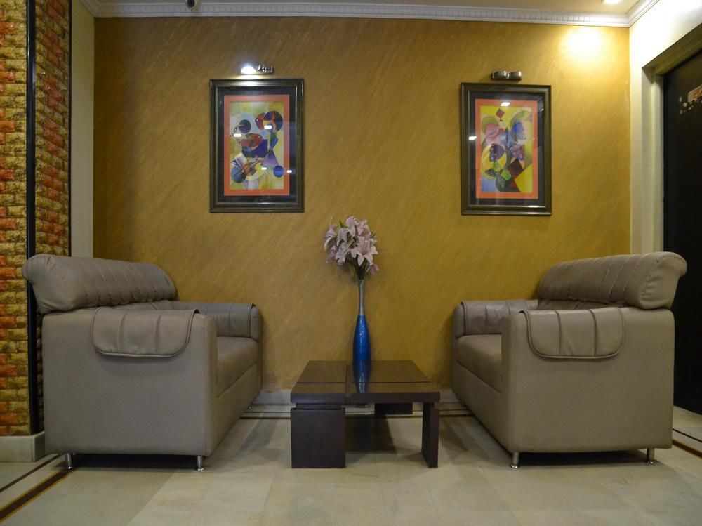 Oyo 3019 Hotel Lingaraj บูบันเนสชวาร์ ภายนอก รูปภาพ