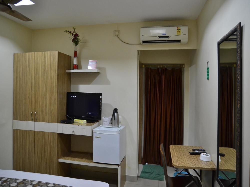 Oyo 3019 Hotel Lingaraj บูบันเนสชวาร์ ภายนอก รูปภาพ
