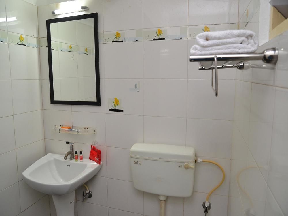 Oyo 3019 Hotel Lingaraj บูบันเนสชวาร์ ภายนอก รูปภาพ