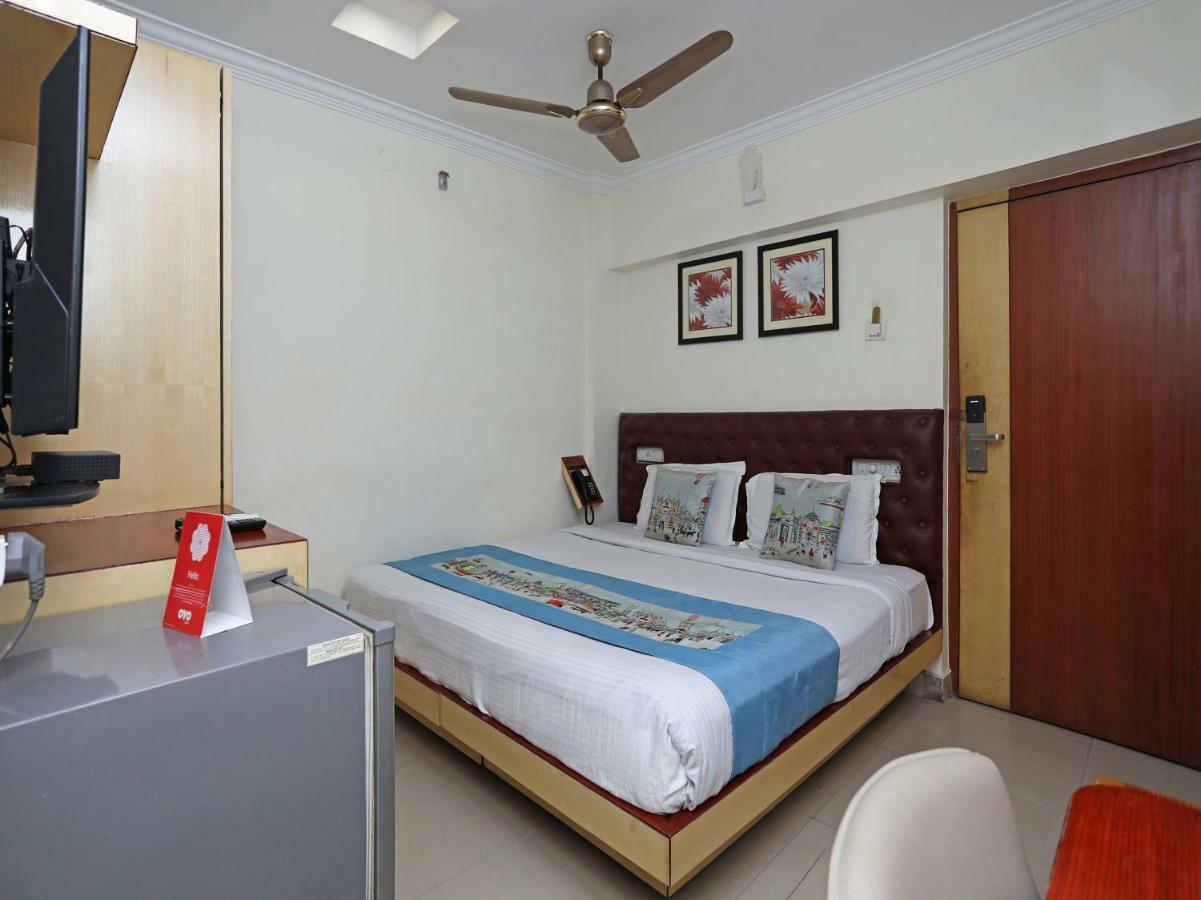 Oyo 3019 Hotel Lingaraj บูบันเนสชวาร์ ภายนอก รูปภาพ