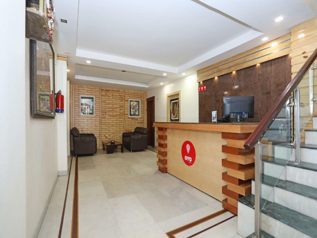 Oyo 3019 Hotel Lingaraj บูบันเนสชวาร์ ภายนอก รูปภาพ