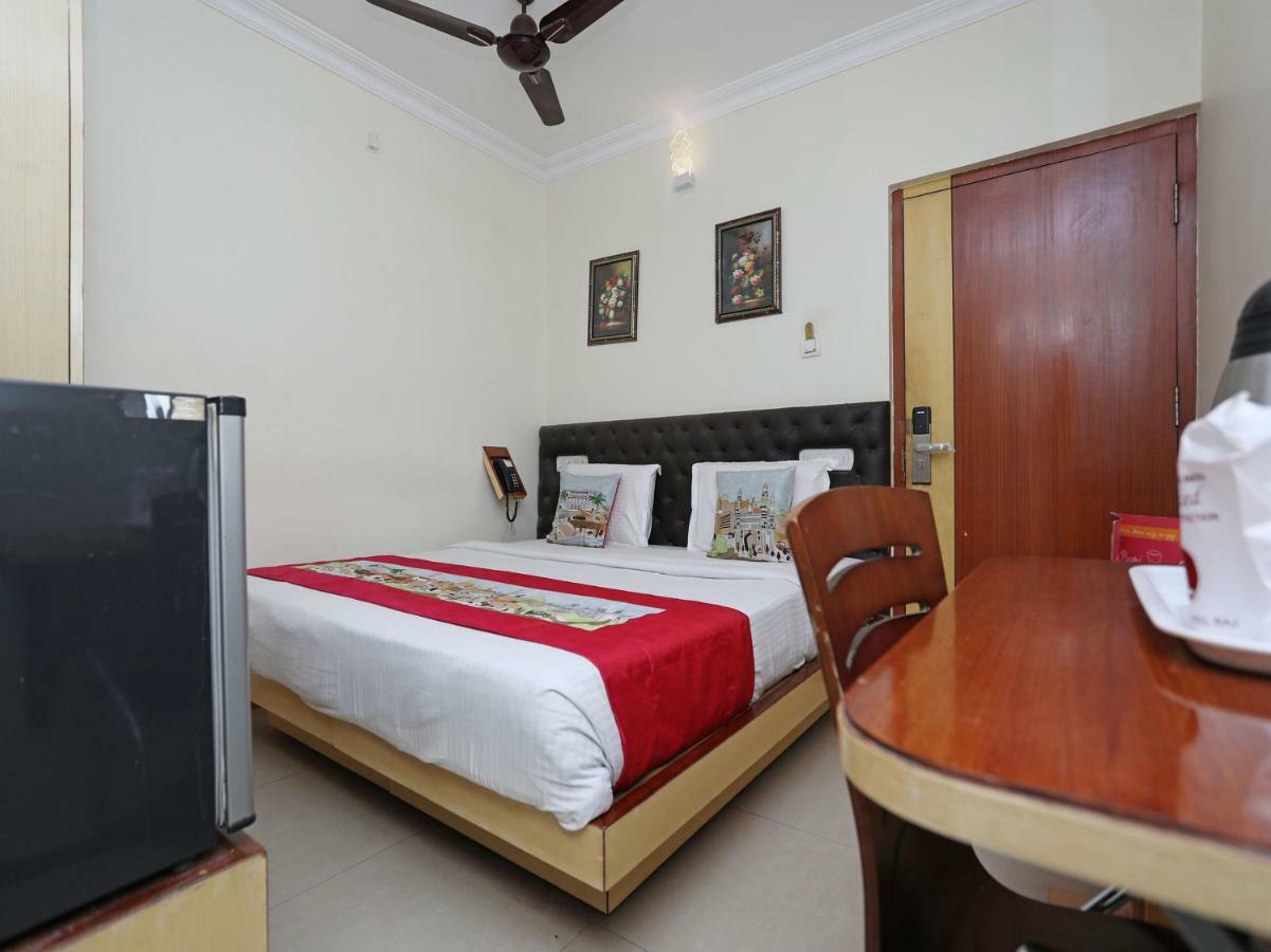 Oyo 3019 Hotel Lingaraj บูบันเนสชวาร์ ภายนอก รูปภาพ
