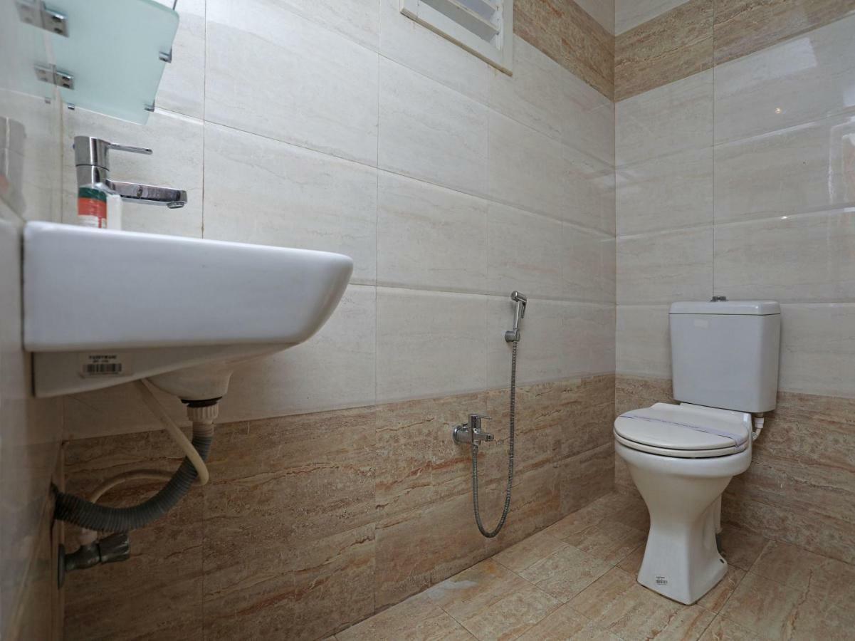 Oyo 3019 Hotel Lingaraj บูบันเนสชวาร์ ภายนอก รูปภาพ