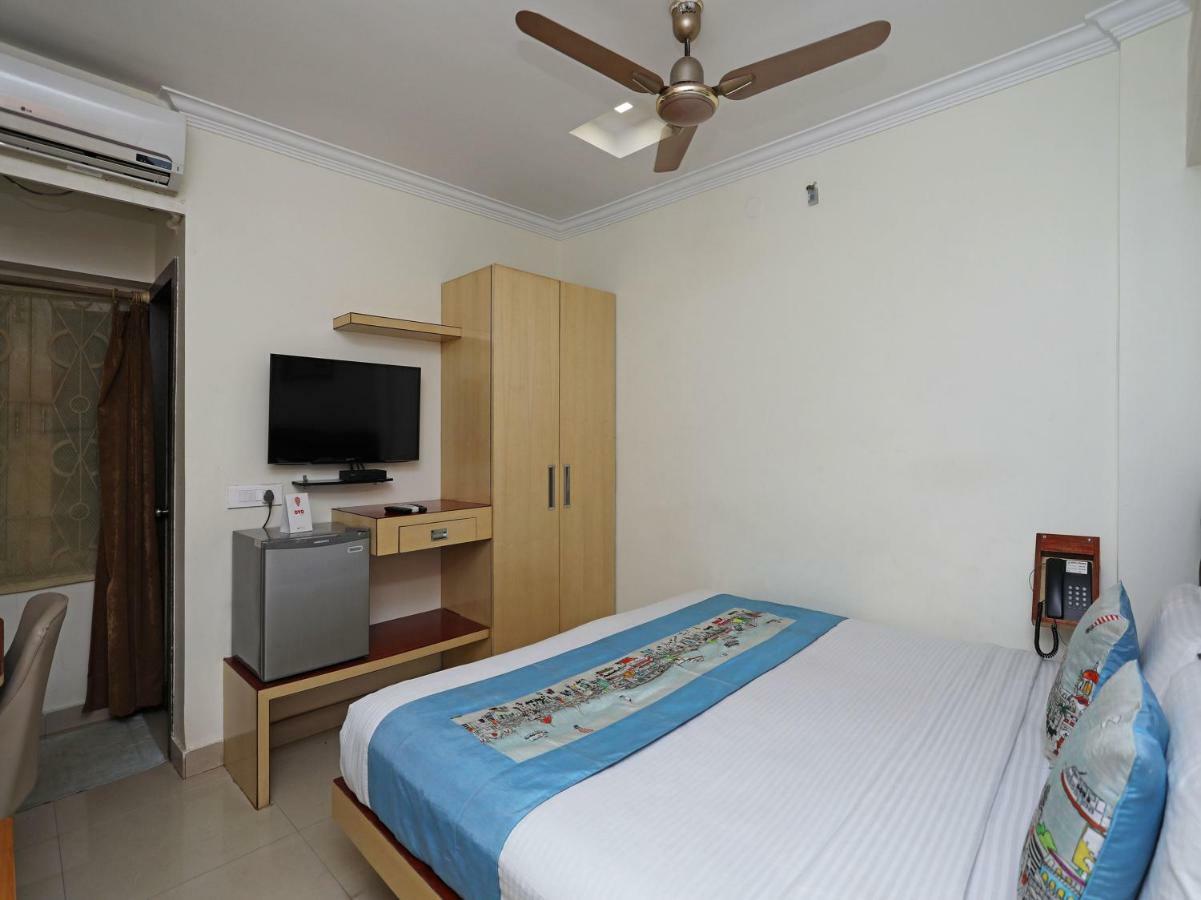 Oyo 3019 Hotel Lingaraj บูบันเนสชวาร์ ภายนอก รูปภาพ