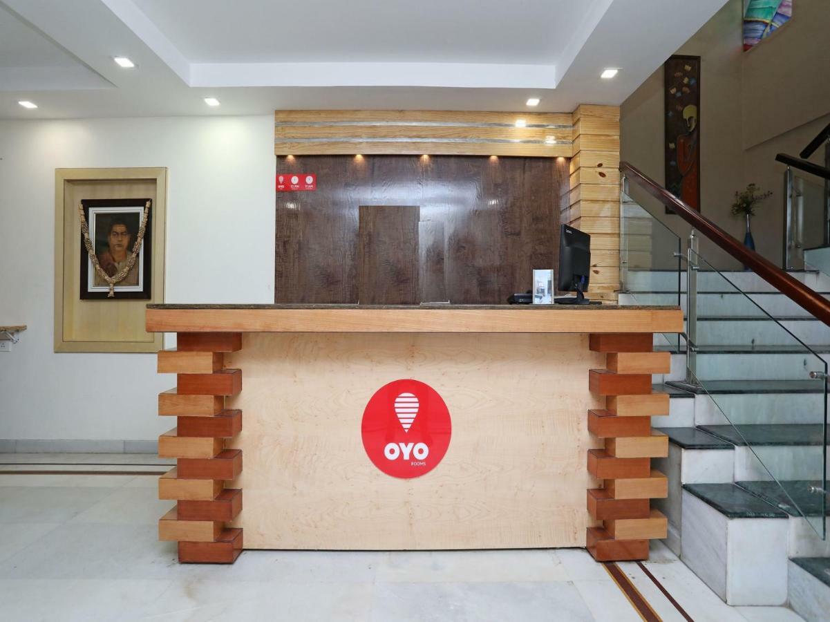 Oyo 3019 Hotel Lingaraj บูบันเนสชวาร์ ภายนอก รูปภาพ