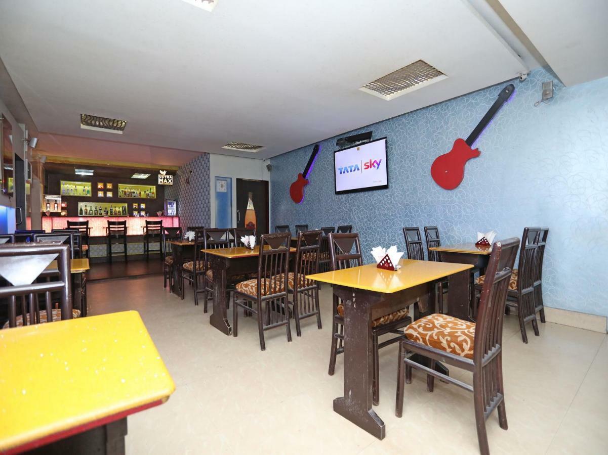 Oyo 3019 Hotel Lingaraj บูบันเนสชวาร์ ภายนอก รูปภาพ