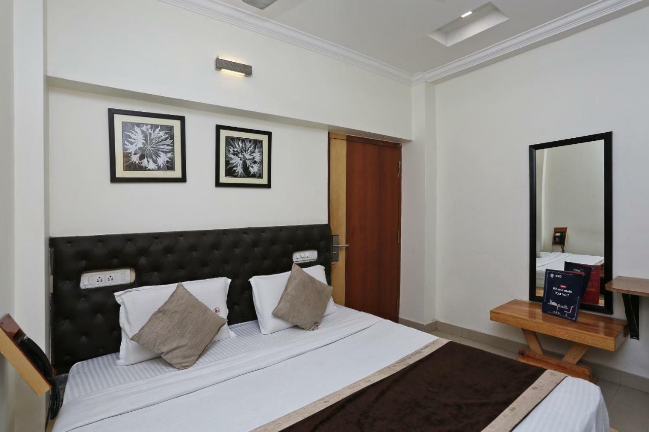 Oyo 3019 Hotel Lingaraj บูบันเนสชวาร์ ภายนอก รูปภาพ