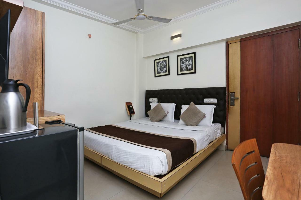 Oyo 3019 Hotel Lingaraj บูบันเนสชวาร์ ภายนอก รูปภาพ