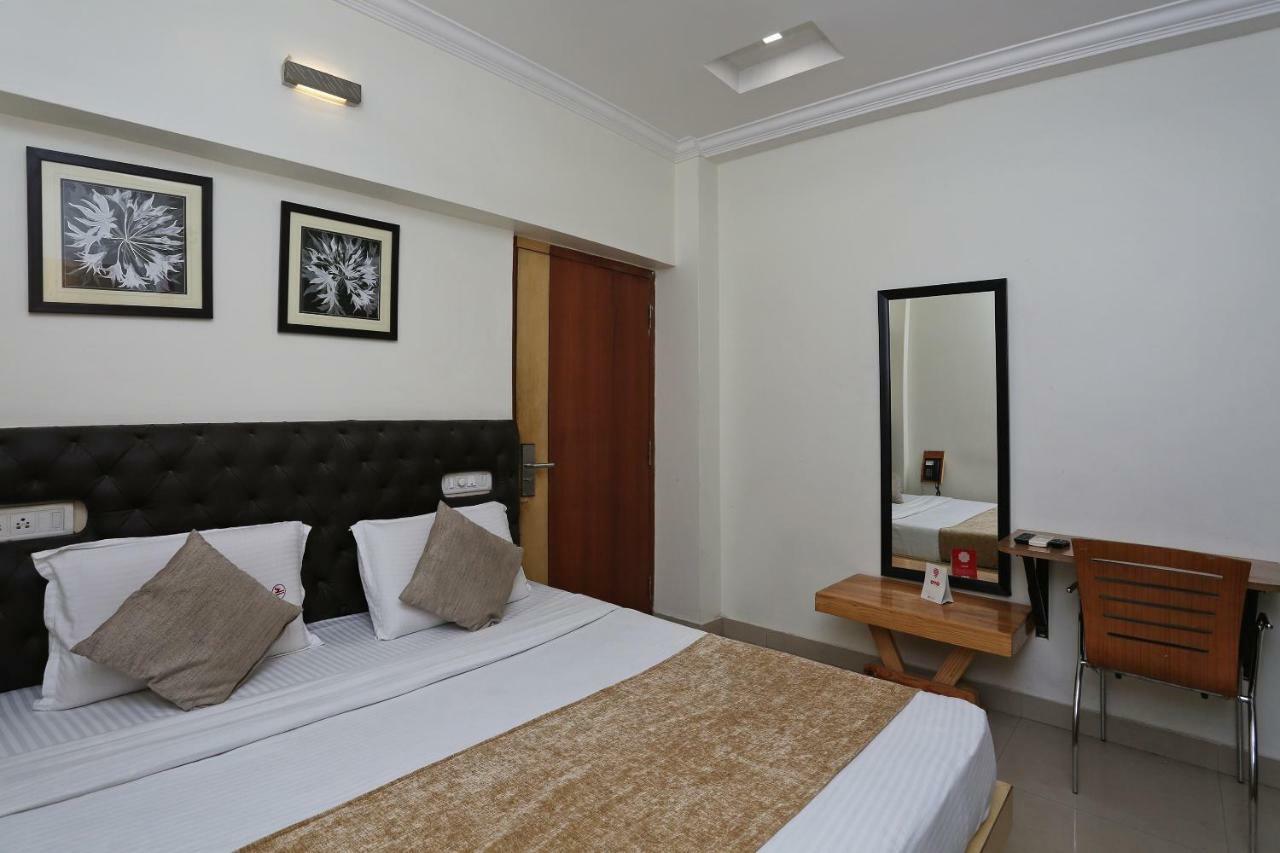 Oyo 3019 Hotel Lingaraj บูบันเนสชวาร์ ภายนอก รูปภาพ