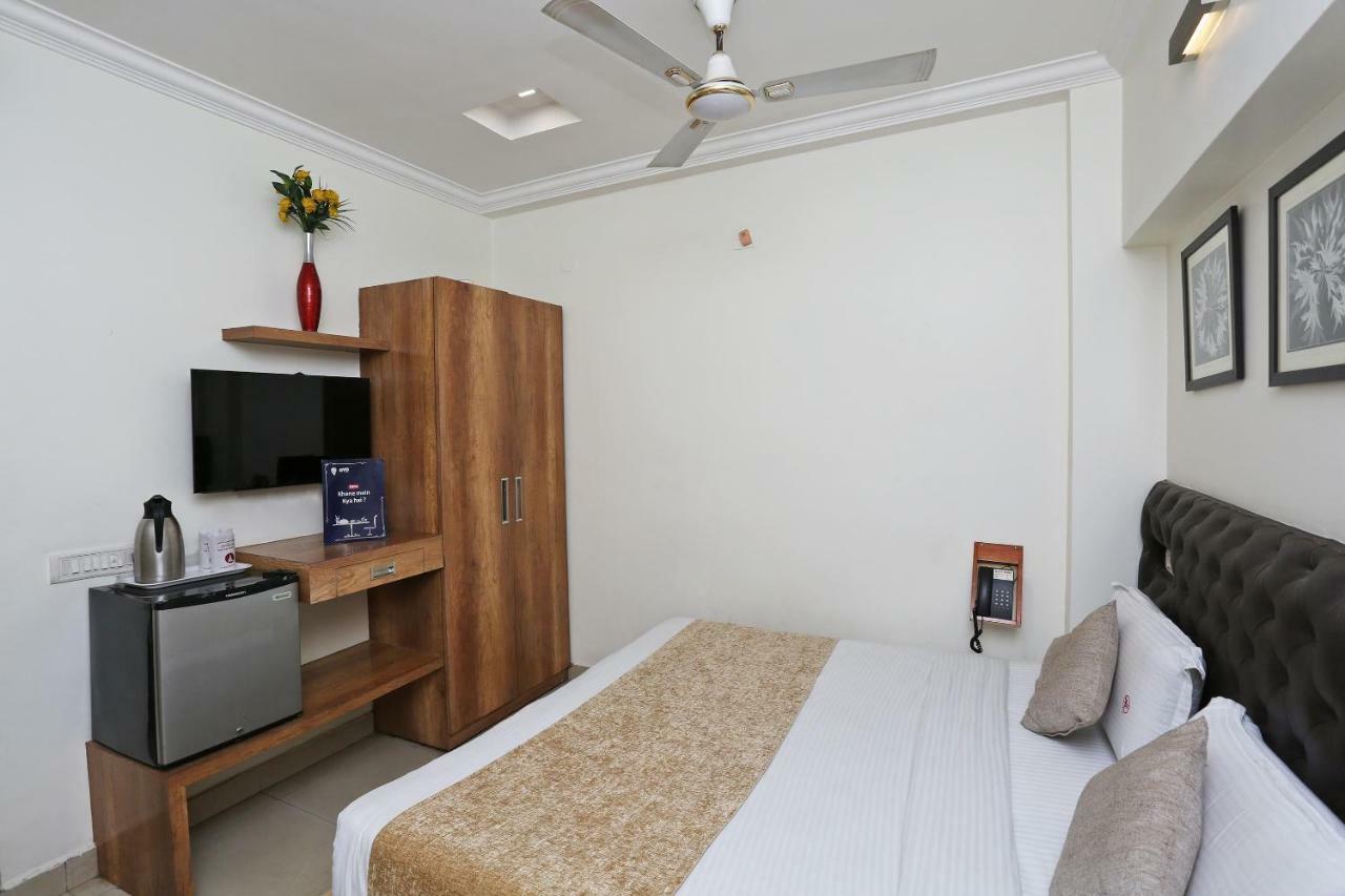 Oyo 3019 Hotel Lingaraj บูบันเนสชวาร์ ภายนอก รูปภาพ